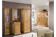 Isabella von Gradel - Garderobenpaneel Fichte antik lackiert